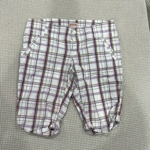 Mossimo Capri shorts